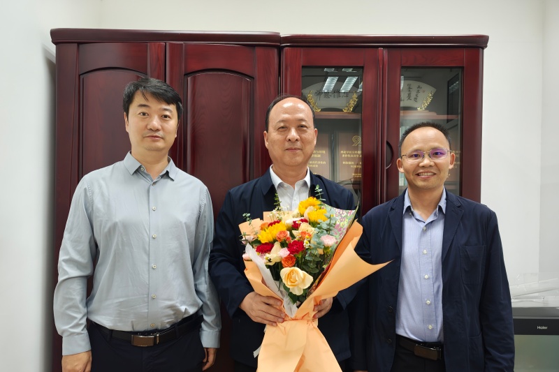 韦董事长.jpg